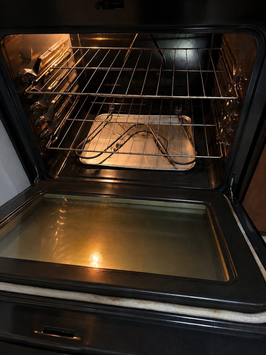 Same oven interior after Ivybrook cleaning, spotless and grease-free